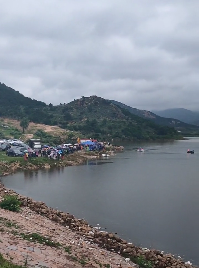 辽宁省|辽宁钓鱼人遭遇罕见大鱼，鱼竿被拖走后下水追赶，结果溺亡