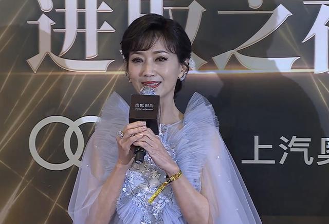 刘芸|时尚盛典群星：张雨绮性感撩人，刘芸袒露事业线，娄艺潇汉服吸睛