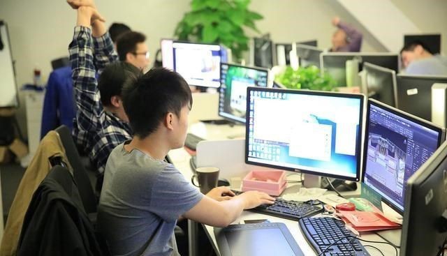 骨质疏松|86岁骨科院士呼吁停止使用，比味精还伤骨，许多人还在往嘴里送，尽早停下