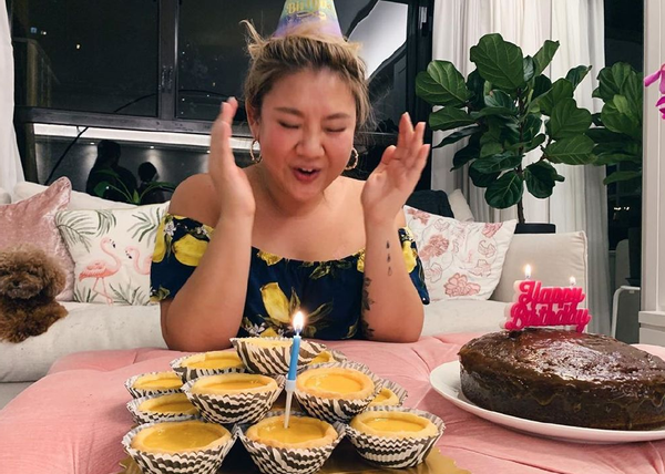 郑欣宜|郑欣宜晒出生活照，住着母亲的豪宅，即将继承巨额遗产却不敢败家