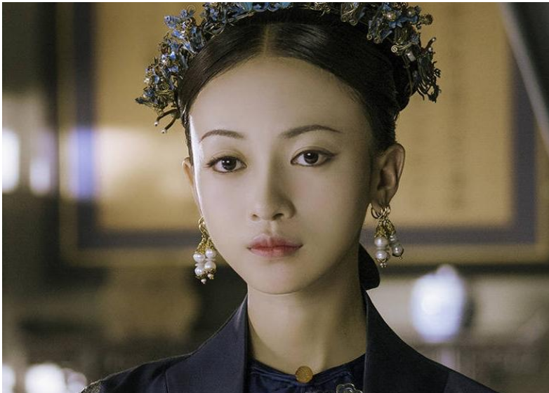 央视|曾被央视点名批评，出门带30个保镖和6个助理，现在她怎样了？