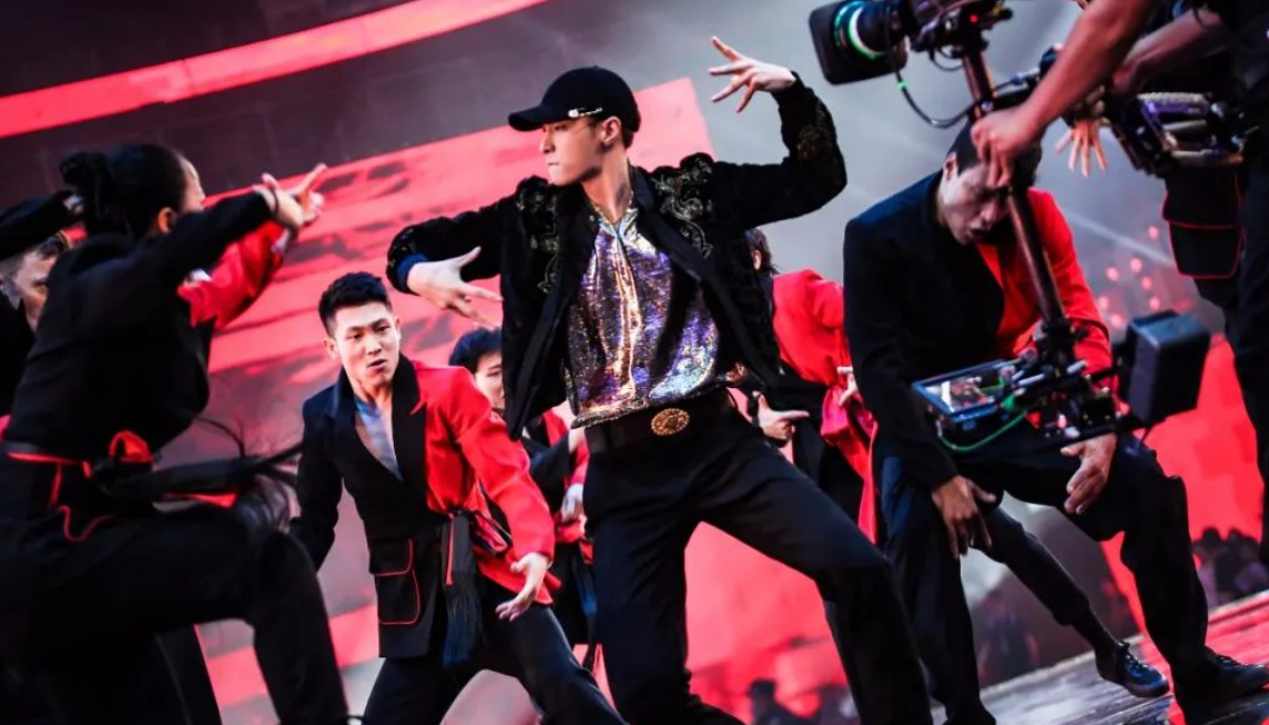 王一博|《这！就是街舞》，第四季总决赛，对节目组的失望首先是导演组