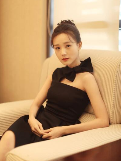 赵丽颖|她曾是赵丽颖替身，出道5年演了15次女主，如今和赵丽颖平起平坐