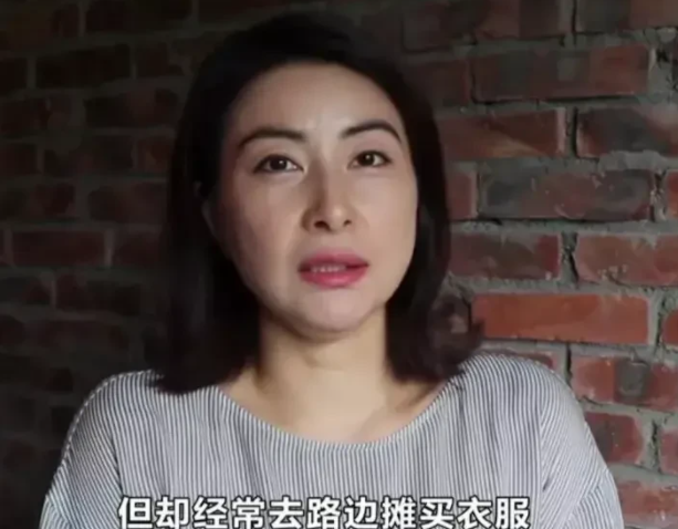 郭晶晶|郭晶晶戴五毛钱发卡，穿几十块钱衣服，却在这件事情上她花了14万
