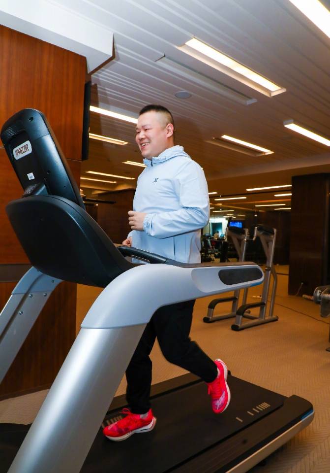 薇娅|小岳岳为了男一的角色，你就辛苦点，好好练腹肌吧