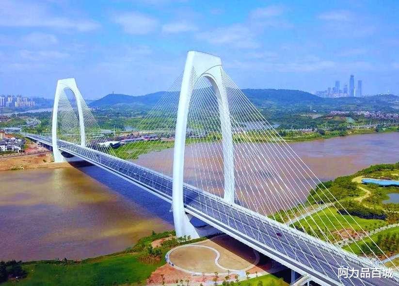 阿力品百城 福建在建一条重量级高铁，全长300公里，预计明年完工