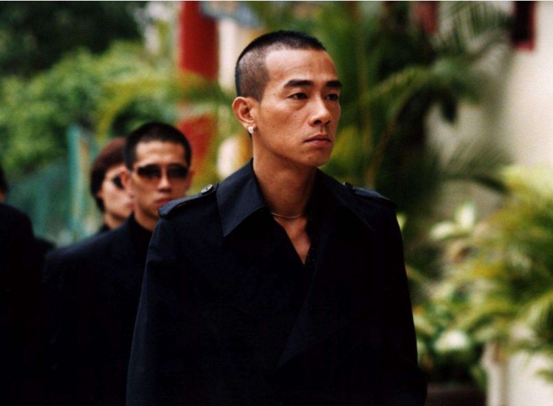 陈小春|陈小春节目中彰显大佬气魄，一句我们管了一下，再现山鸡哥本哥