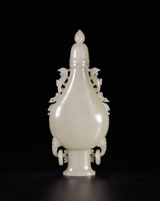 |回流 老和田玉双凤耳瓶、玉质细腻紧密