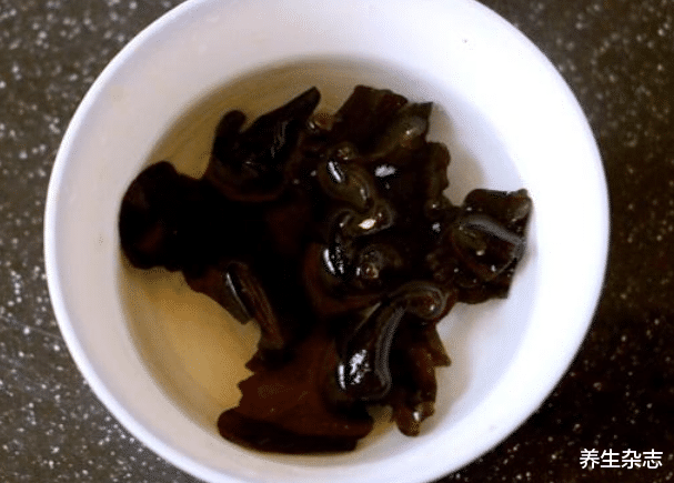 肝癌|身体有“1红1臭2黄”,可能是肝癌前兆,医生:2事常做,肝功可恢复