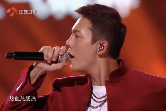 跨年晚会|跨年晚会12位明星遭遇尴尬，暴露娱乐圈三大真实现状