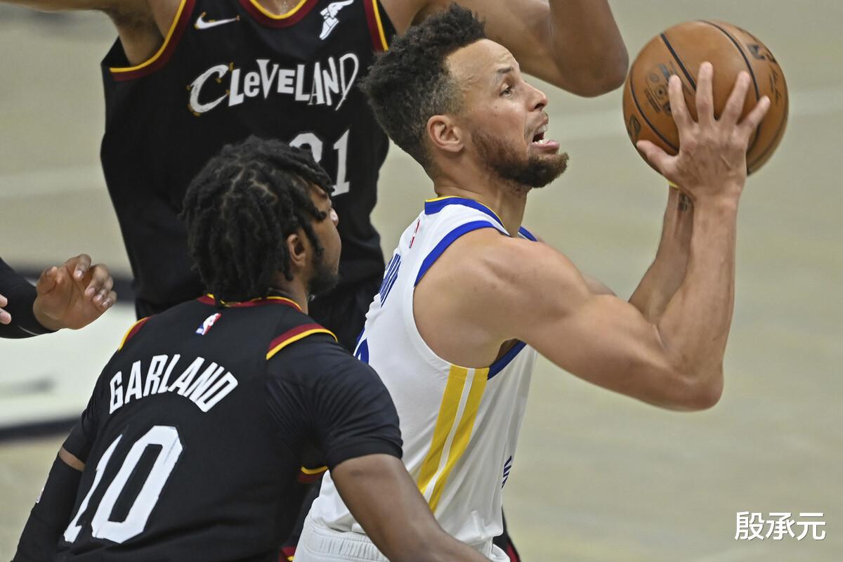 斯蒂芬·库里|库里连续9场得分30+ 排名NBA现役球员第几位