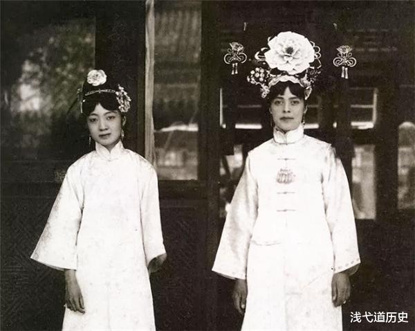 油菜|清朝女子留什么发型？与清宫剧完全相反，真实的造型其实是这样的