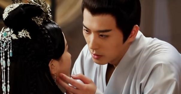 斛珠夫人|斛珠夫人：帝旭喜欢缇兰，却让她装成紫簪，没征求同意就圆房