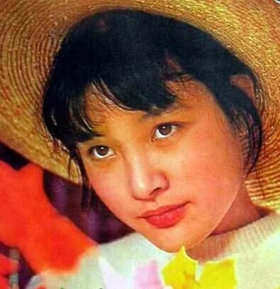 谭谈交通|著名演员陈冲发长文悼念母亲引发网友怒怼：孝心不是用来作秀的