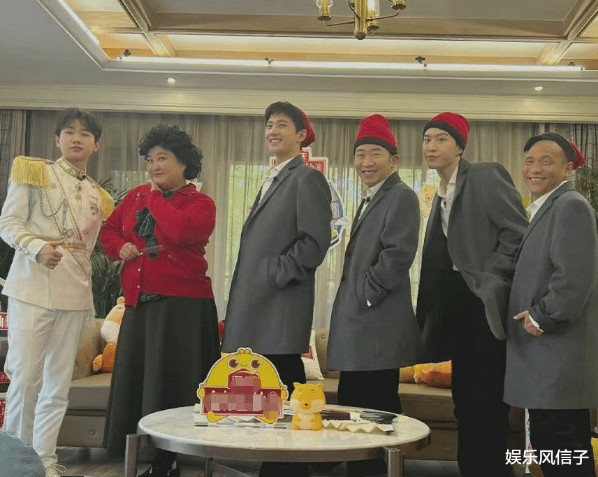 杨幂|《青春环游记3》官宣延播，吴彤被骂惨，网友：延期也要抄？