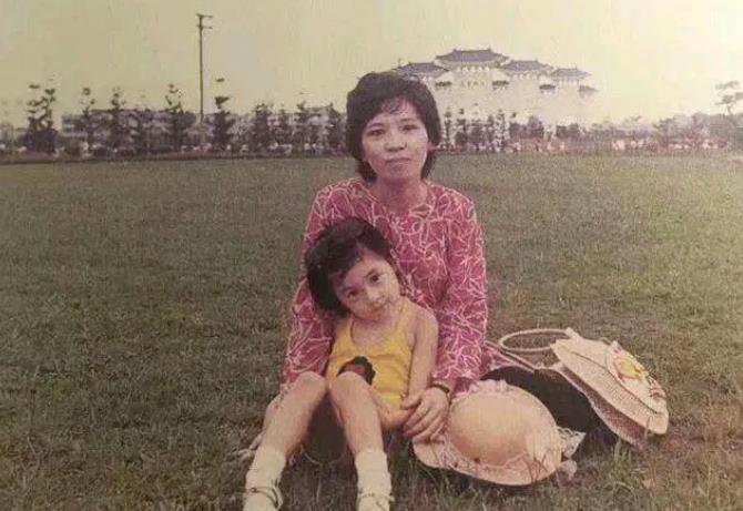 贾静雯|贾静雯:41岁二婚嫁小9岁小丈夫,如今婚姻状况如何?