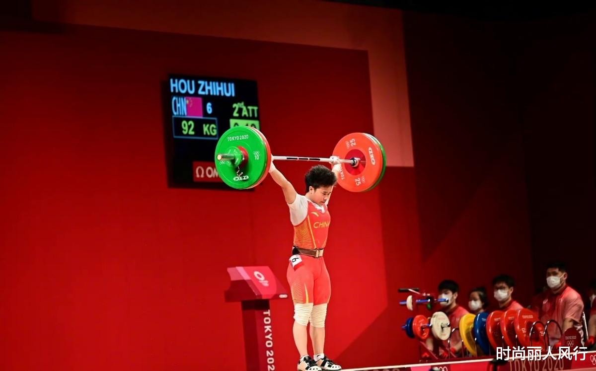 时尚丽人风行|中国队霸气创下新纪录！拿下两枚金牌成第一，杨倩娃娃脸气场超强
