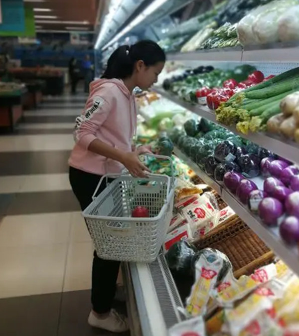 外卖小哥 男子在女友家蹭吃蹭喝，遇事时杀害女友