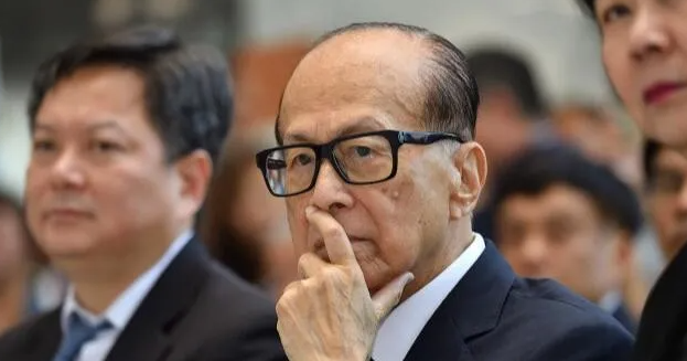 華爾街 超越李嘉誠！香港新首富誕生，市值9000億的“電池大王”！
