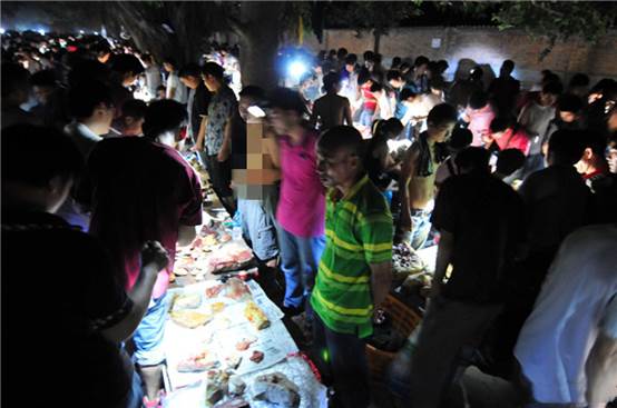 银元|翡翠赌石水那么深，为什么还有这么多人玩？