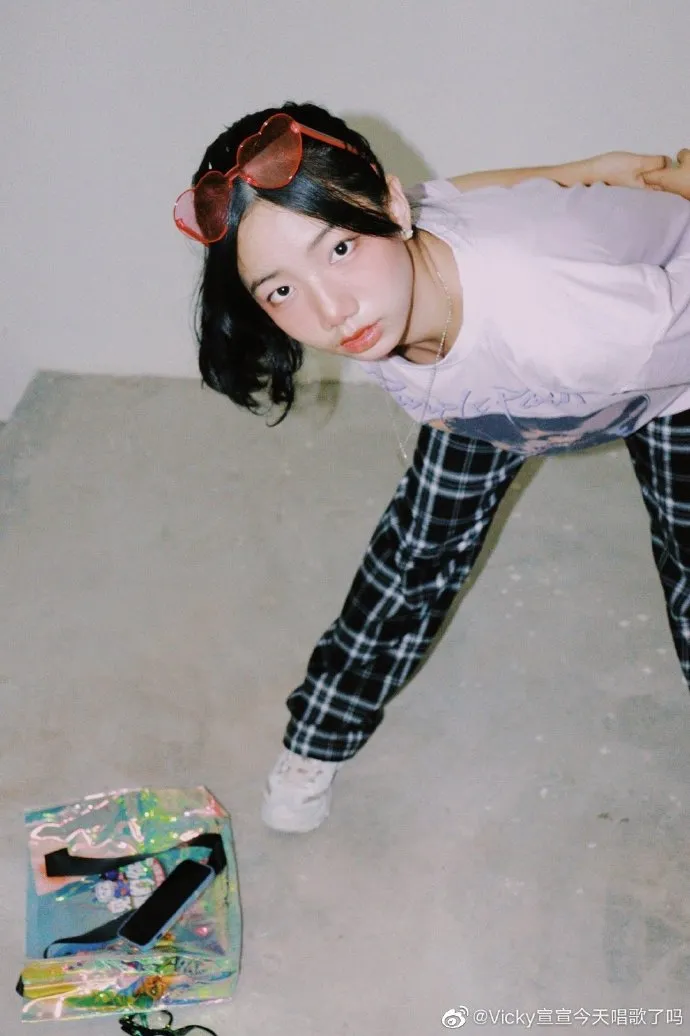 bilibili|15岁少女一夜爆红,半小时写出神曲,B站播放破800万!