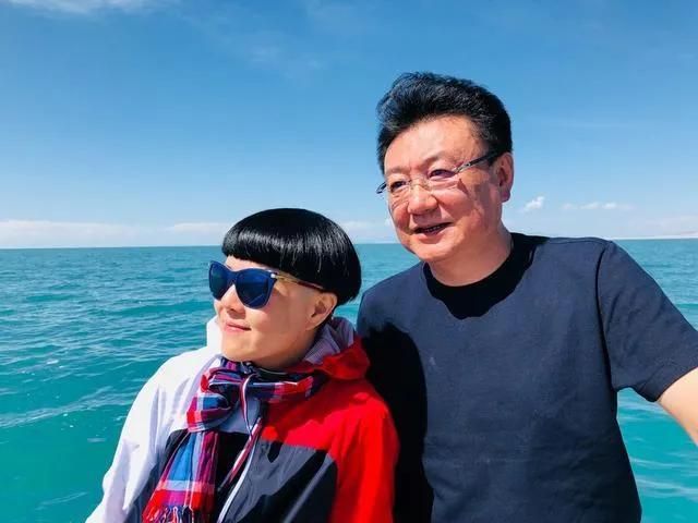 钱枫|“央视主播”王宁，娶小两岁妻子恩爱34年，女儿貌美如花