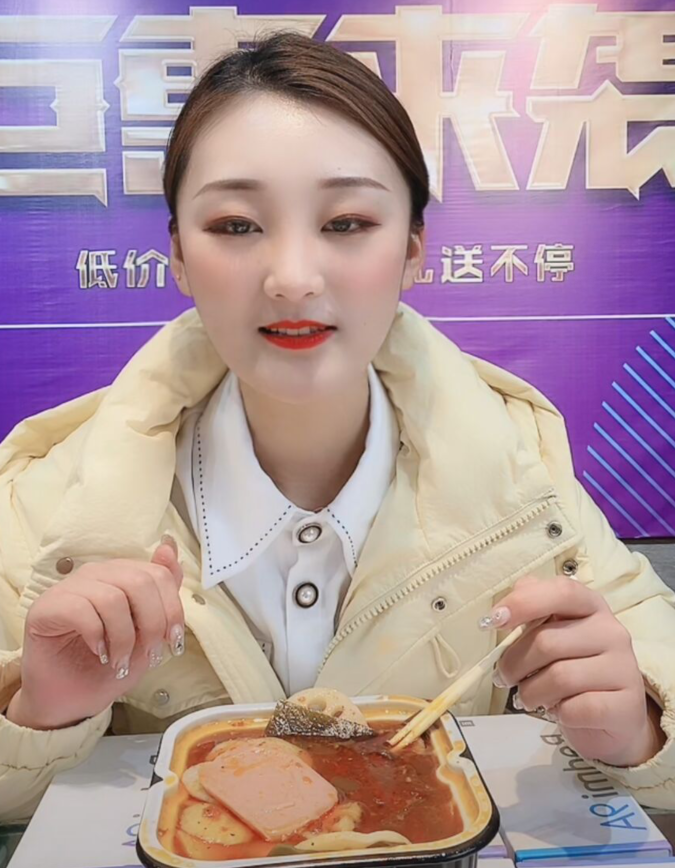 王一博|陈亚男复出直播带货，获大批粉丝支持，疑似买水军控评