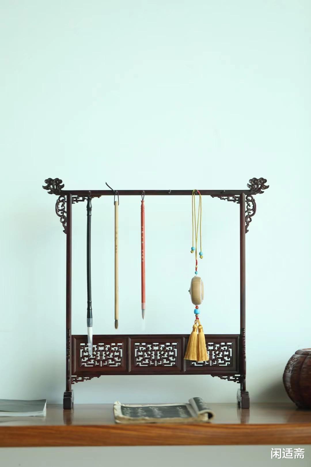 青金石|文房书斋陈设雅器，小叶紫檀，夔龙纹笔挂