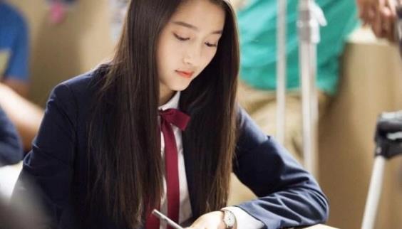 关晓彤|关晓彤亲姐姐走了5年，一家人却只字未提，只有她朋友发文悼念过