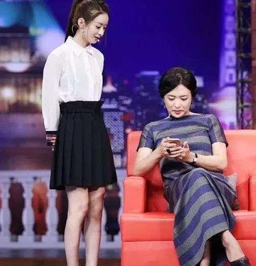 赵丽颖|“千亿女王”赵丽颖，当年竟差点成空姐？