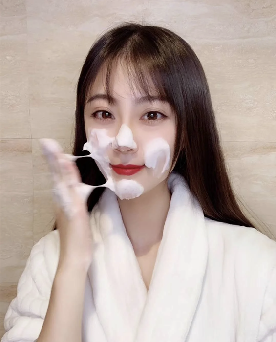 洗面奶|公认最好用的洗面奶之一,黄圣依多次推荐,堪称洗面奶中的阿玛尼