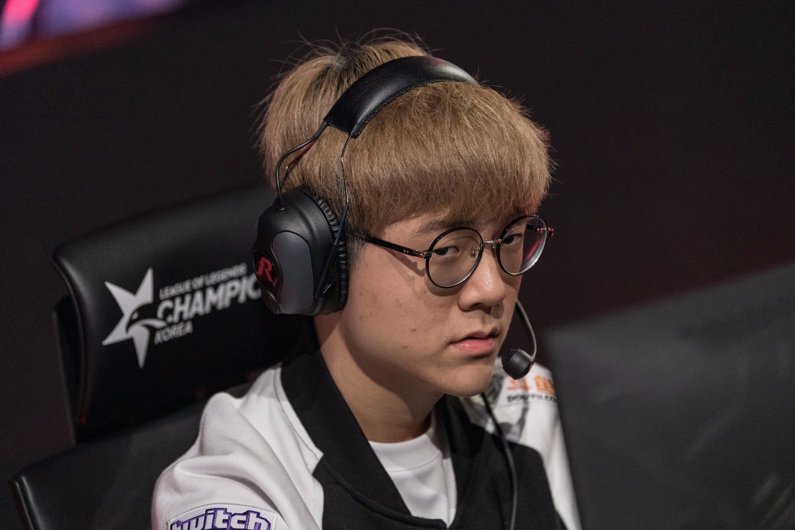 外挂|LOL：三个战区对Teddy有兴趣，欧成沦落打次级联赛