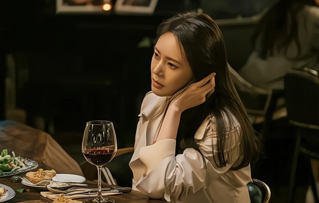 西装|“儿媳,我的房给小叔子了,我搬你家住”“房租两千,押一付三”