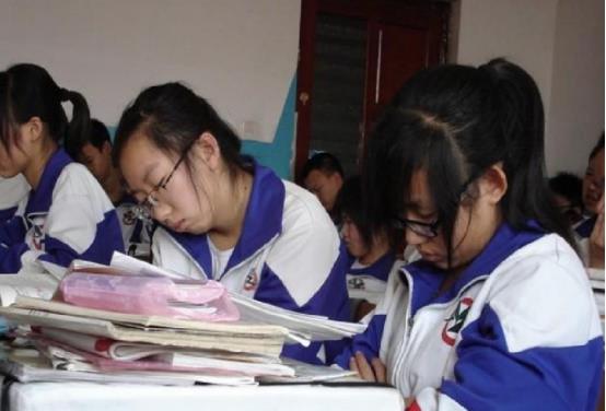 一更育儿|初中太认真会被“榨干”,到了高中就没了后劲?高中老师说出实话