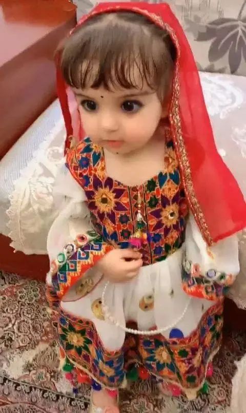 新疆维吾尔自治区|新疆小朋友上音乐课走红，全班都是明星脸，网友：颜值天花板