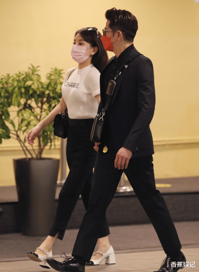 双世宠妃|郭富城夫妇手拉手秀恩爱，方媛走路带风，“天王嫂”果然不一样