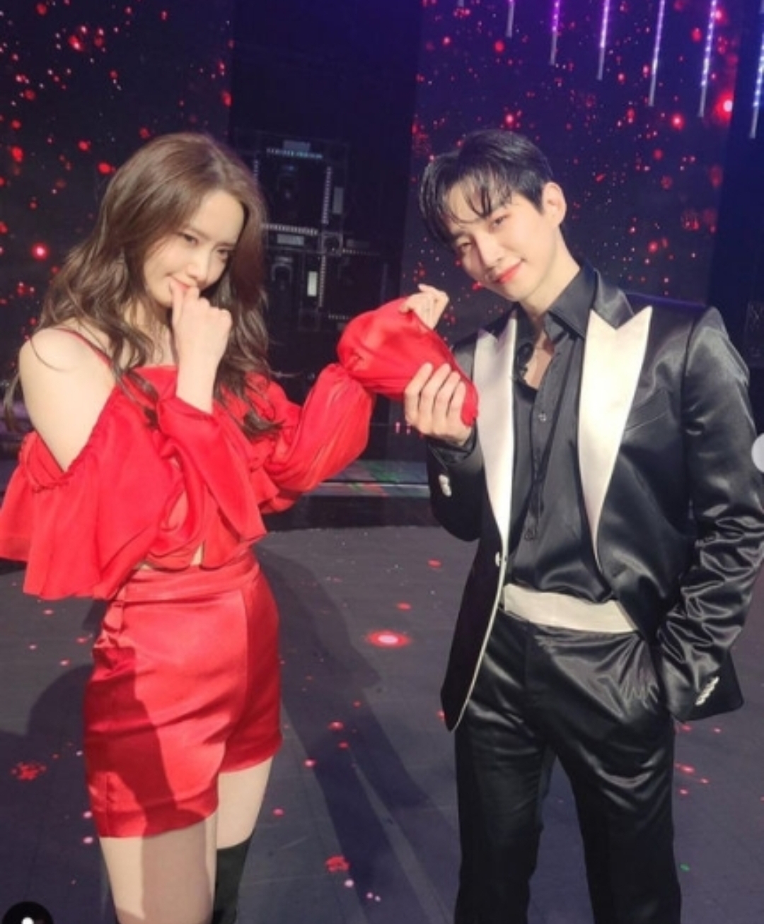 林允儿|李俊昊,对李世荣虎视眈眈?林允儿抓住衣袖说“我们回家吧”