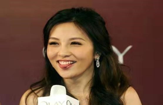 名表|钟表女王胡敏珊，一夜销量超过数百万，25岁身价已1211亿