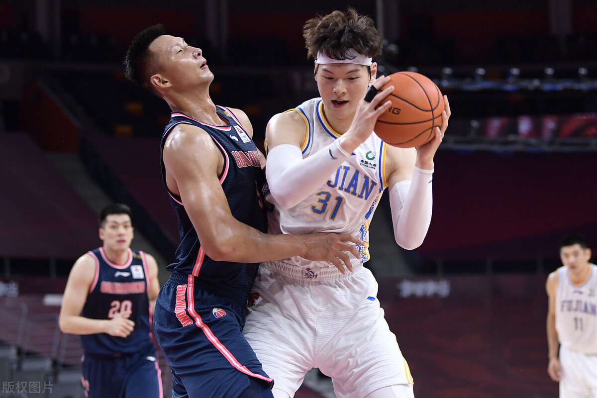 王哲林|王哲林或加盟广东？杜锋深夜飞东莞迎重大突破，朱芳雨又立大功