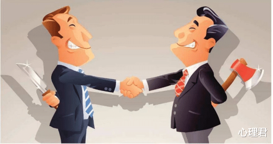 心理君|心理学家:一个人做过这3件事,很可能他要陷害你,要有所防备
