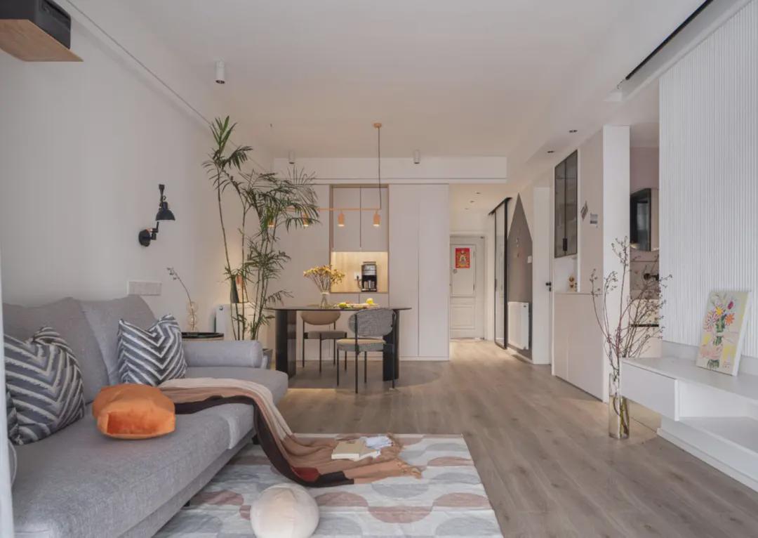 难怪越来越多人不要茶几,看了她80㎡新家,氛围真让人羡慕