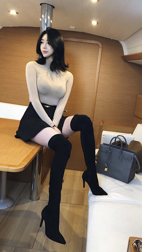 小姐姐|身材很好的长腿小姐姐，爱了爱了！