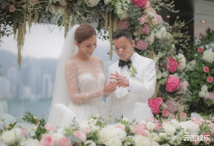恭喜！39歲TVB女星與醫生男友婚禮現場曝光，兩人全程戴著口罩-圖2