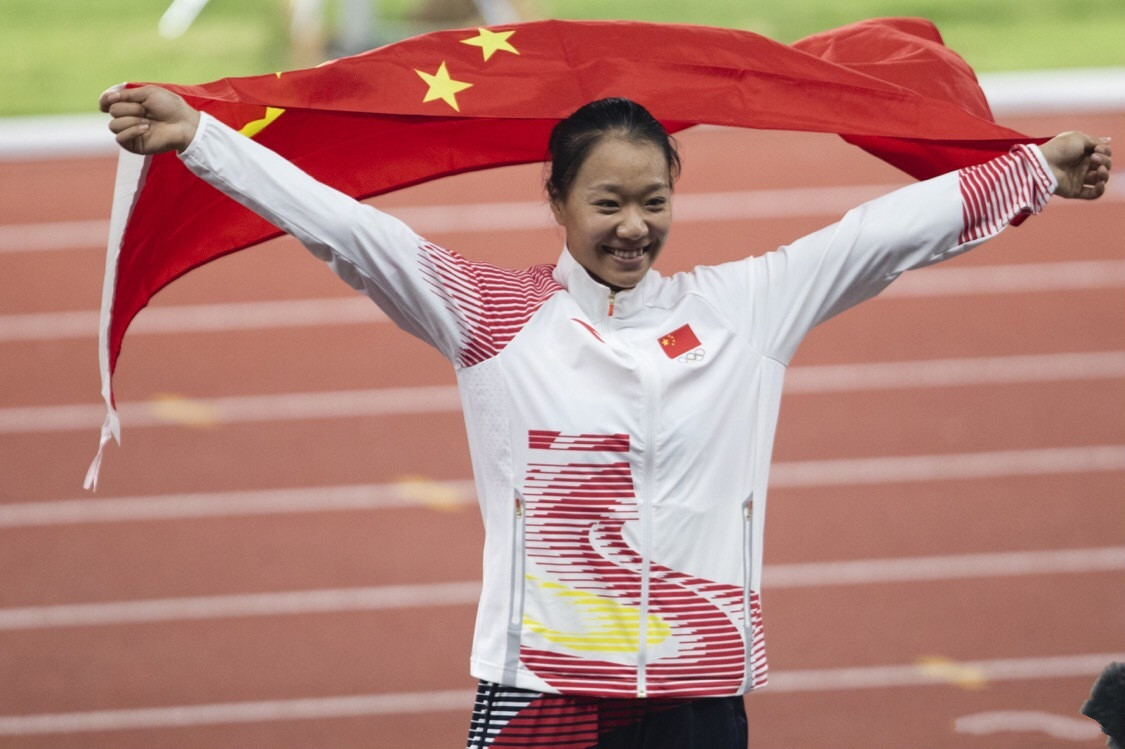 BiuVogue|刘诗颖太棒了,成功夺得中国首枚标枪奥运金牌,一身通红太惹眼