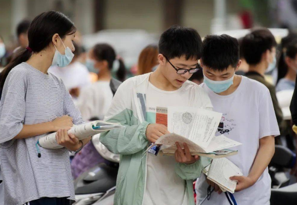 华东师范大学|初中生的这些转变，未来可能会成为“隐形学霸”，家长无需多操心