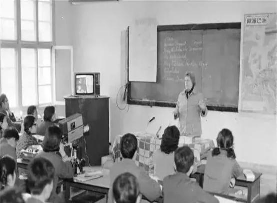 悦姐ya|美国姑娘嫁给中国老公,70年后用地道的河南话说:我是中国人