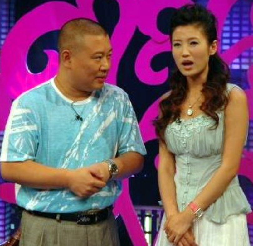 周群|与郭德纲传绯闻，对老公闭口不提，“安徽一姐”周群月薪才3000？