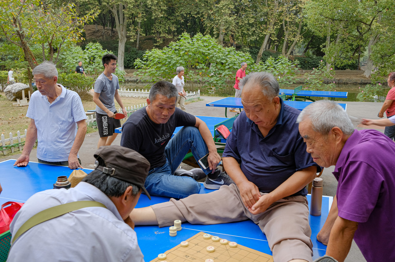 职业年金 退休中人已经发放职业年金，究竟是如何领取的？