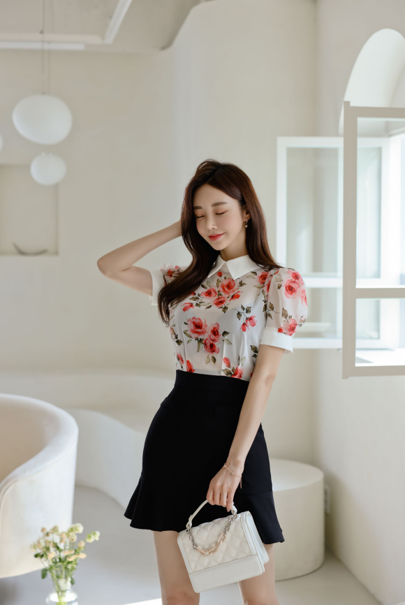 壹品穿搭|女神孙允珠的时尚搭配：仲春雨帘墨红彩鸢透明衬衣裙