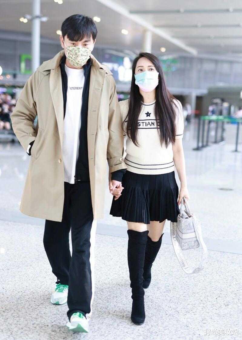 时尚美妆妞 真佩服伊能静,53岁打扮像小姑娘,百褶裙配长靴年轻20岁